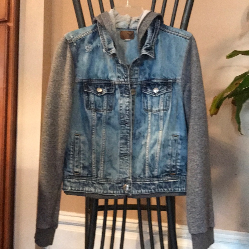 American Eagle Outfitters Denim/Sweatshirt Jacket
